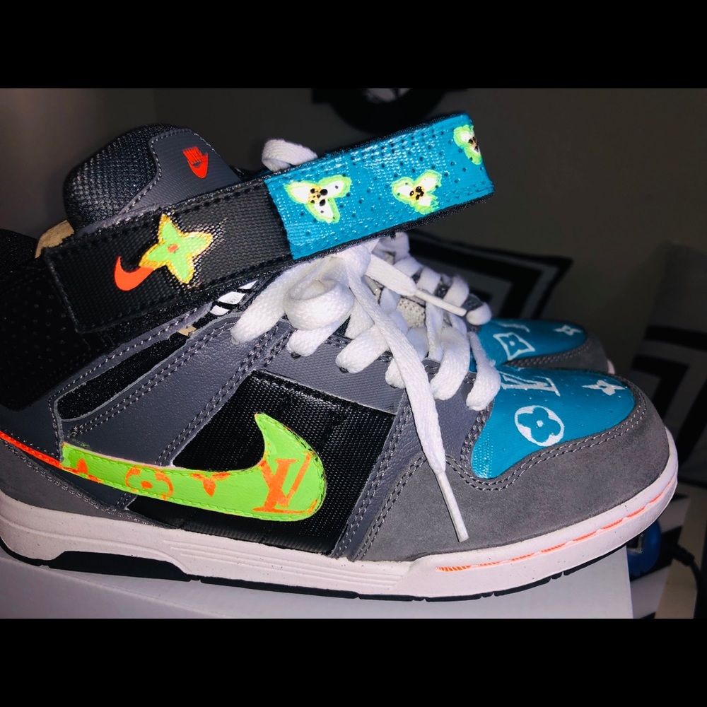 Custom Nikes - Picture 2 of 7